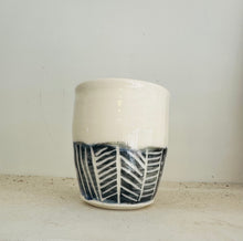 Load image into Gallery viewer, Black &amp; White Carved Beaker